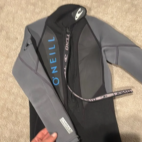 O'Neill Black and Gray Wetsuit kids 6 3/2 - Picture 3 of 3